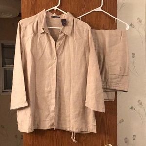 Liz Claiborne tan linen capri set
